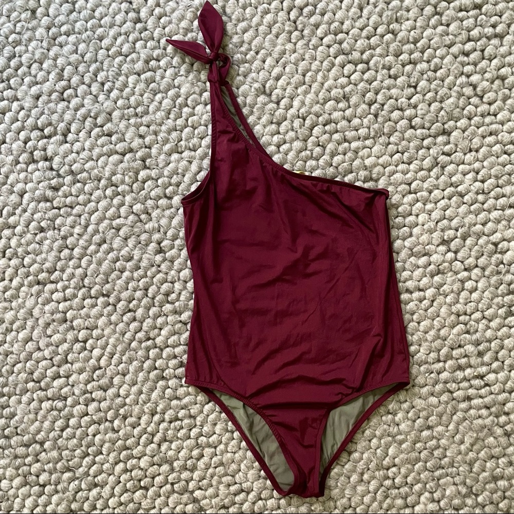 Bower swim NWOT one shoulder one piece bathing suit size small